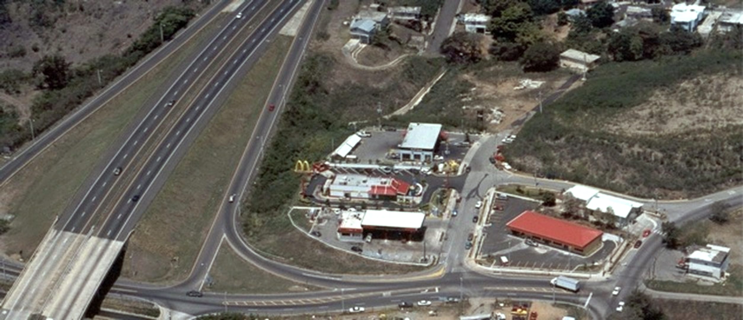 Vista aérea de la zona comercial de MIDWAY